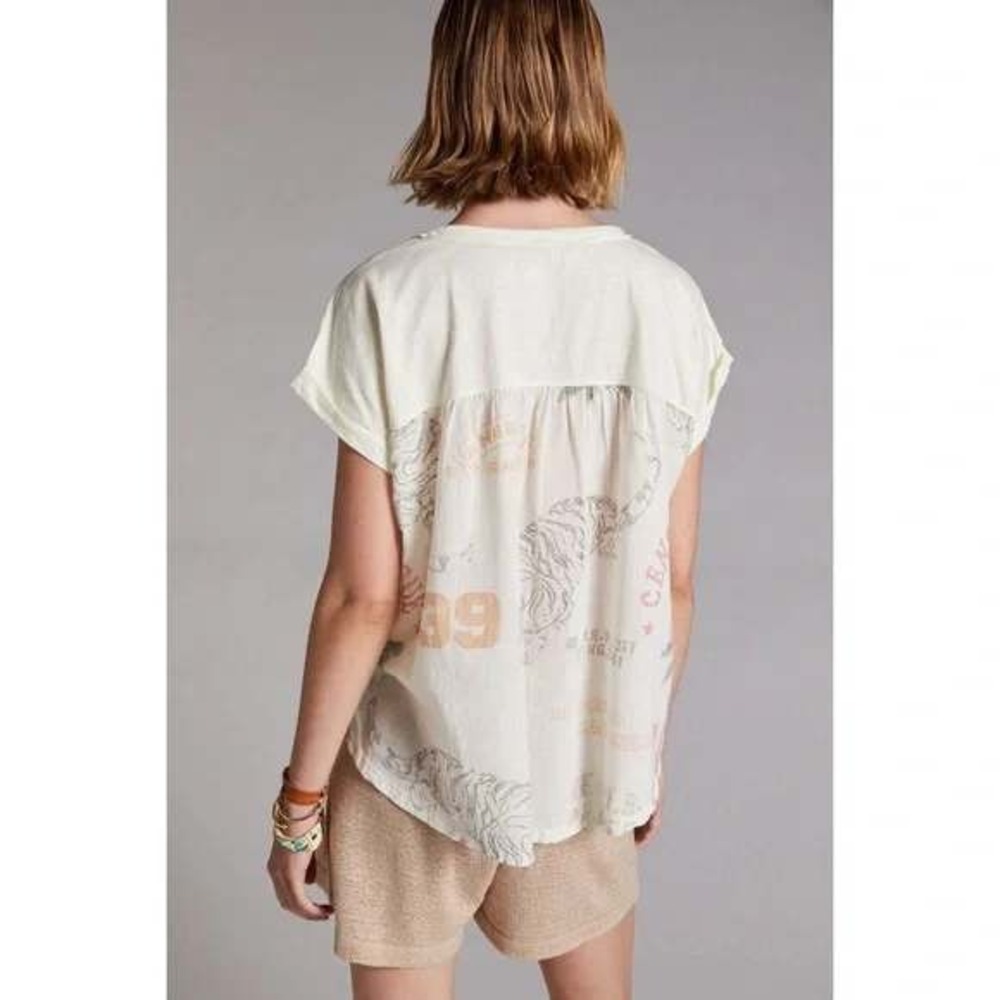 PILCRO Women's Cream Tiger Rose Graphic T Shirt Top Size S Loose Flowy‎